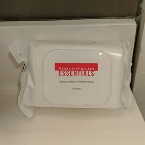 Rodan+Fields Instant Makeup Remover Wipes